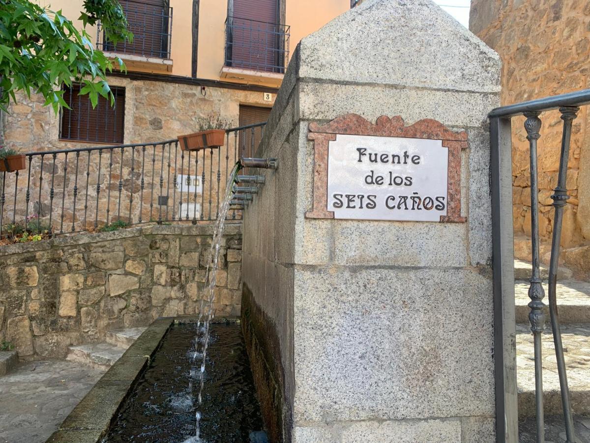 Los Seis Canos Madrigal de la Vera Bagian luar foto